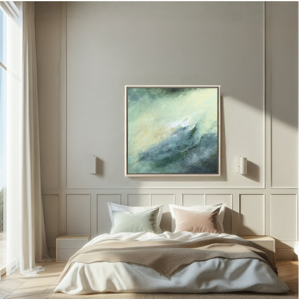 helles Schlafzimmer in Sand und Holz Farben mit Canvas Print Wandkunst Meer abstrakt