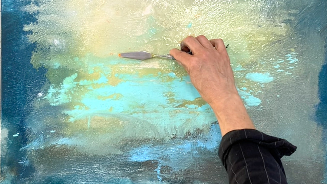 Abstrakte Kunst mit Strukturmasse, Sand und Pappe – kreative Techniken für tiefe Strukturen