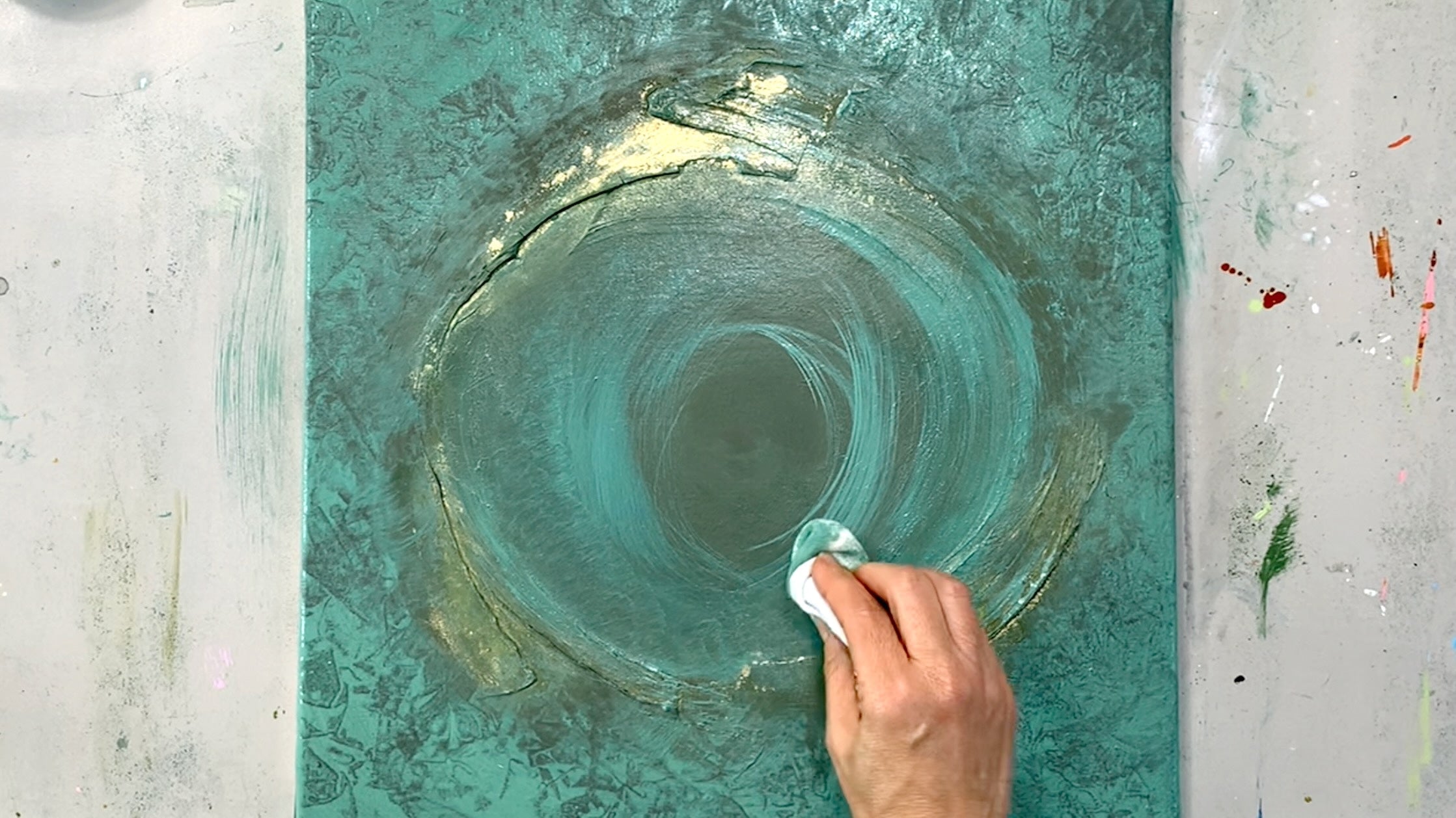 Hand malt Grün Vintage Kreis mit Gold auf Leinwand