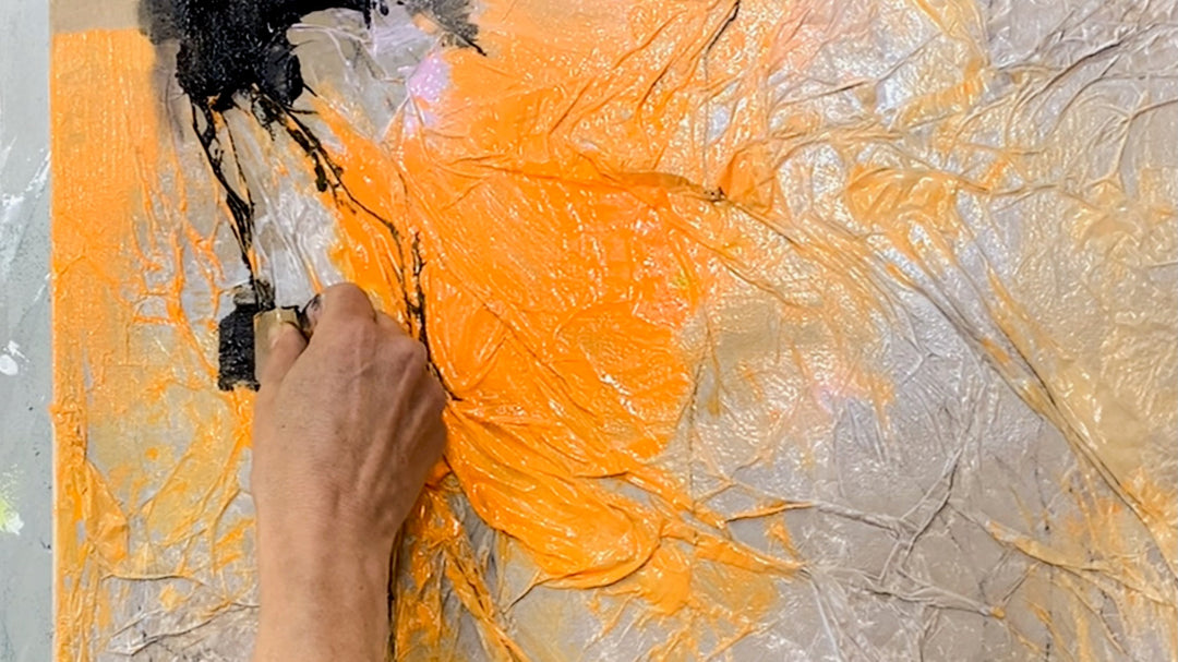 Abstrakt malen für Anfänger: Struktur-Trick mit Papier & Kreide