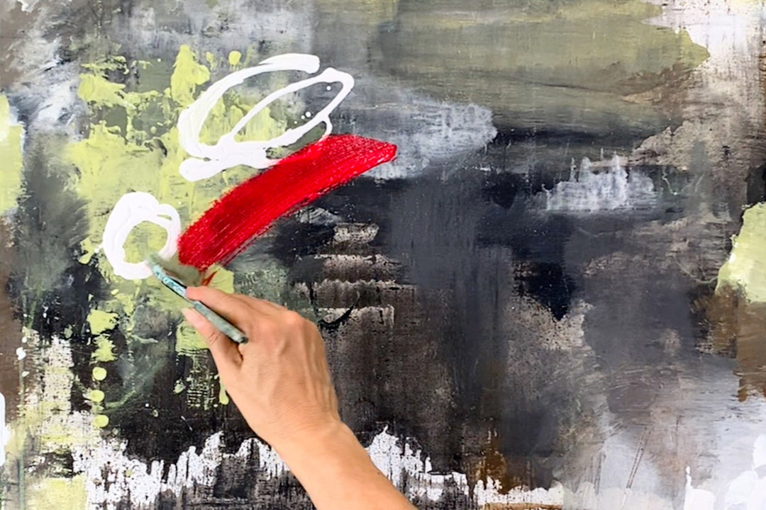 Wann Acrylfarbe übermalen – Rote Acrylschicht auf Leinwand

